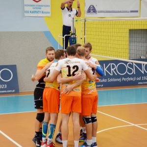 II liga M: W derbach powiatu lepszy Neobus, wygrane PZL, Błękitnych i TSV