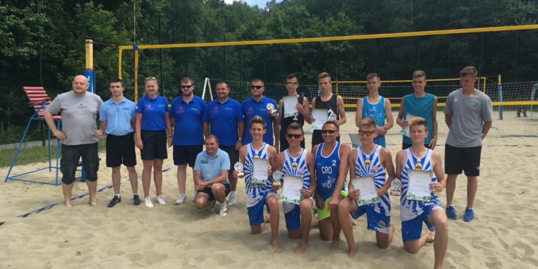 Półfinał Mistrzostw Polski Młodzików w siatkówce plażowej w Ropczycach